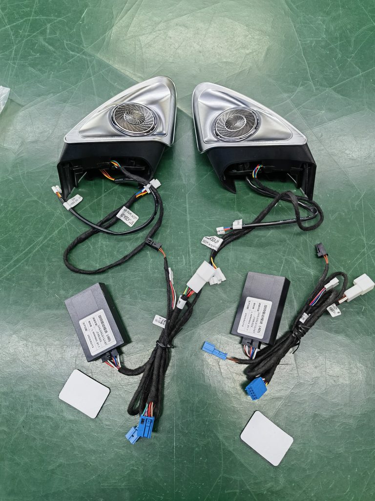 4D rotating tweeter pair
